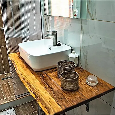 公寓 Kassandrou Hot Tub-jakuzzi - 2 Bedrooms - Big Balcony - Center 塞萨洛尼基