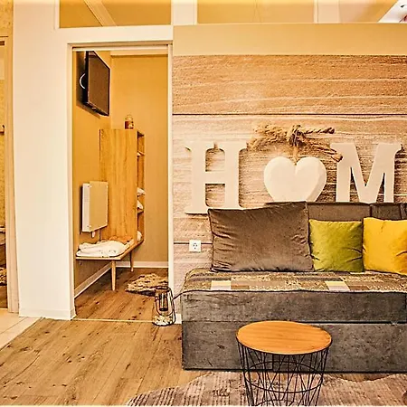 Kassandrou Hot Tub-jakuzzi - 2 Bedrooms - Big Balcony - Center 塞萨洛尼基