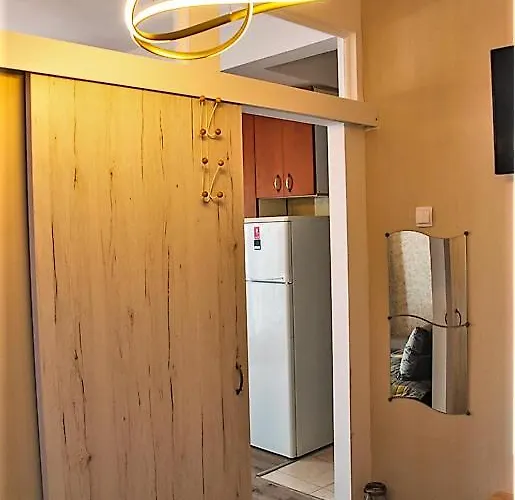 Kassandrou Hot Tub-jakuzzi - 2 Bedrooms - Big Balcony - Center 塞萨洛尼基