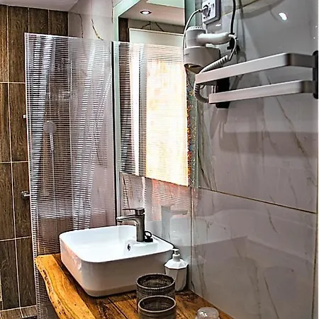 Kassandrou Hot Tub-jakuzzi - 2 Bedrooms - Big Balcony - Center Apartment