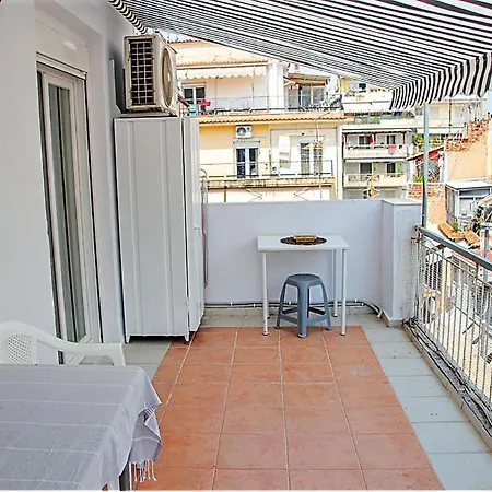 Kassandrou Hot Tub-jakuzzi - 2 Bedrooms - Big Balcony - Center Thessaloniki